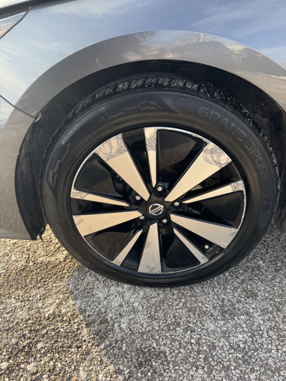 2021 Nissan Altima Image 9