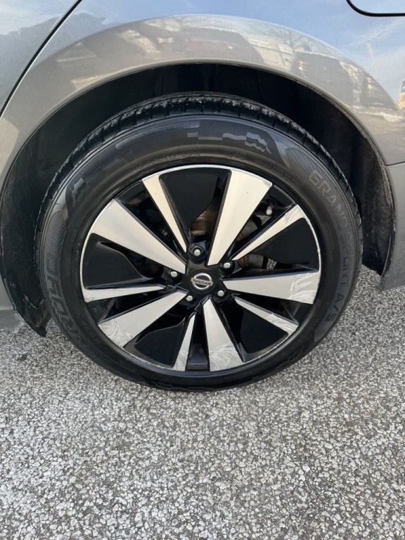 2021 Nissan Altima Image 10