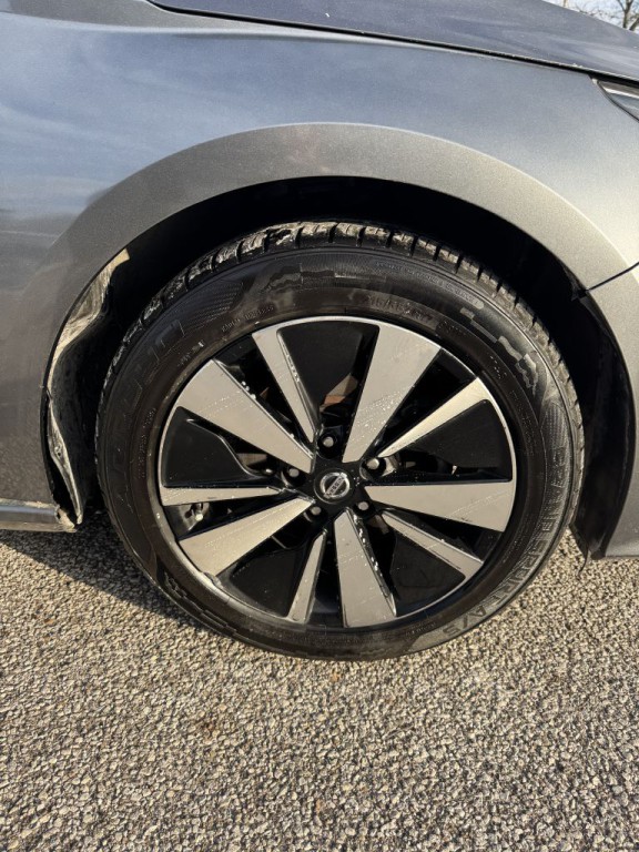 2021 Nissan Altima Image 12