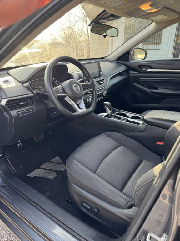 2021 Nissan Altima Image 13