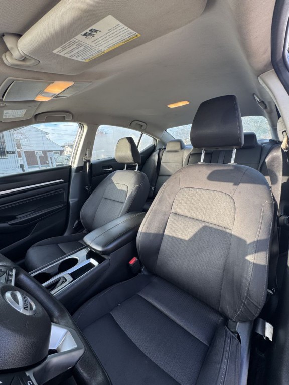 2021 Nissan Altima Image 14