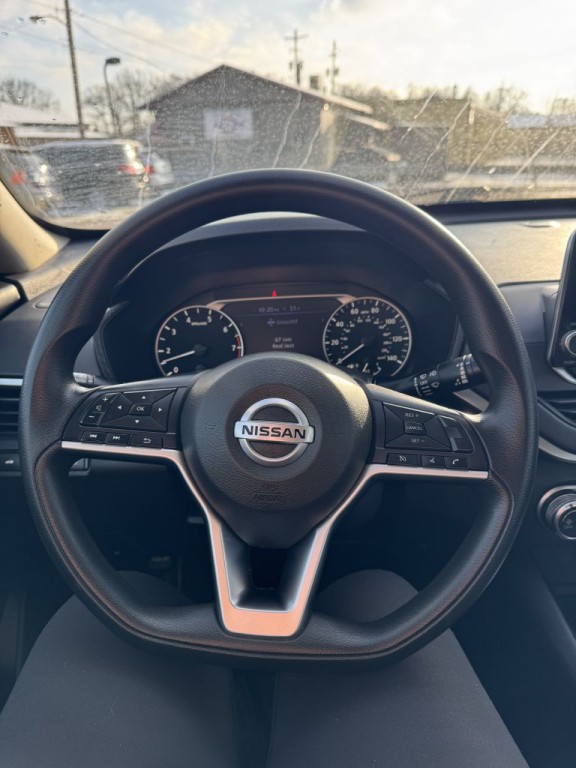 2021 Nissan Altima Image 15