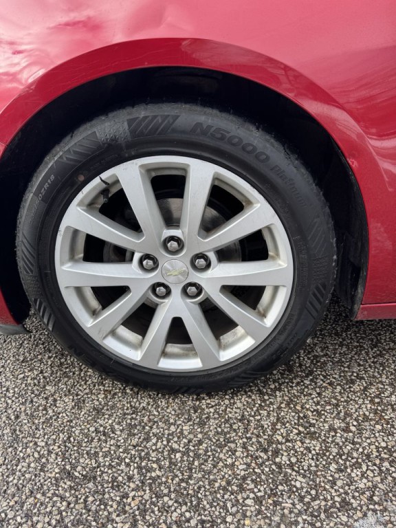 2013 Chevrolet Malibu Image 9