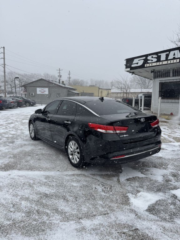 2017 Kia Optima Image 3