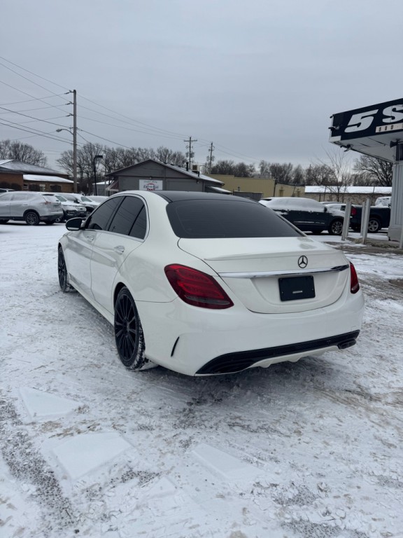 2017 Mercedes-Benz C-Class Image 3