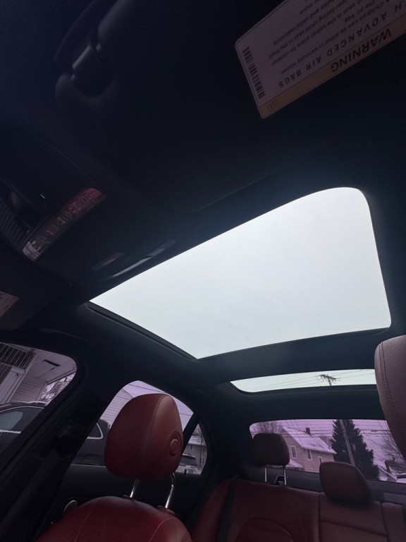 2017 Mercedes-Benz C-Class Image 26