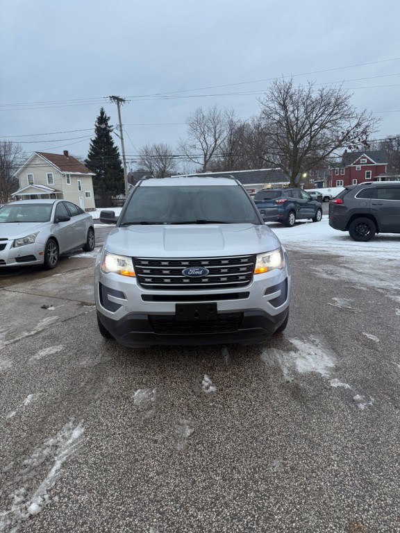 2017 Ford Explorer Image 2