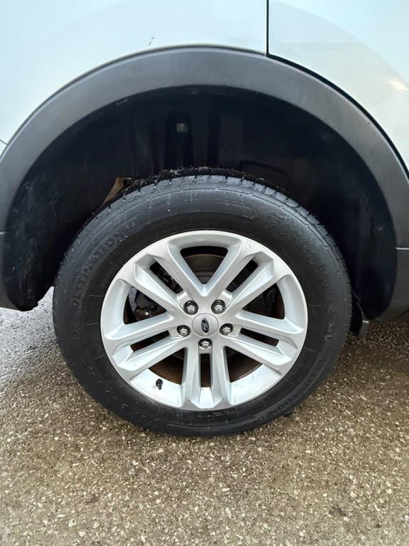 2017 Ford Explorer Image 9