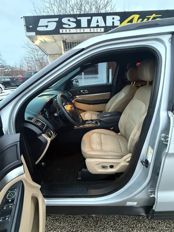 2017 Ford Explorer Image 15