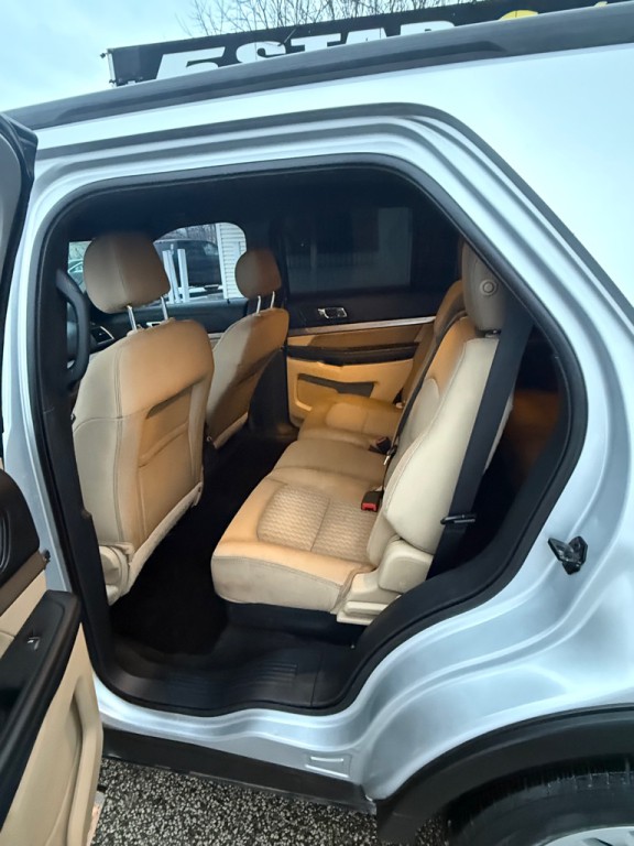 2017 Ford Explorer Image 17