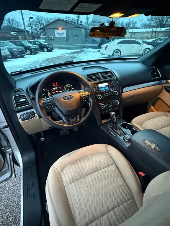 2017 Ford Explorer Image 19