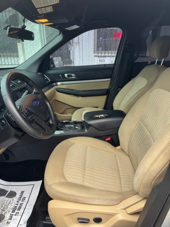 2017 Ford Explorer Image 13