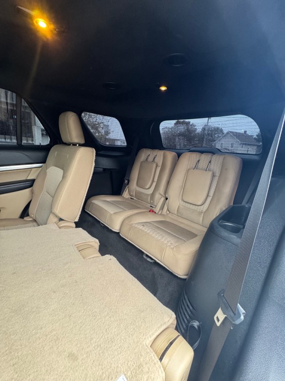 2017 Ford Explorer Image 24