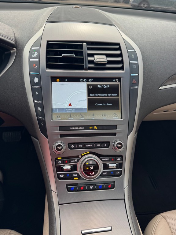 2017 Lincoln MKZ Image 16