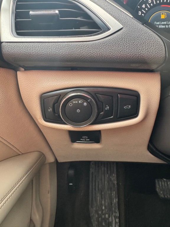 2017 Lincoln MKZ Image 24