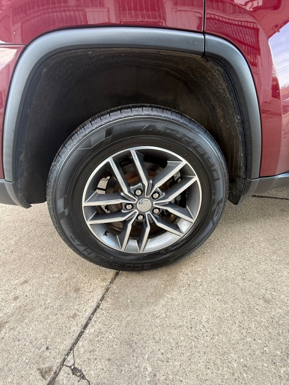 2017 Jeep Grand Cherokee Image 8