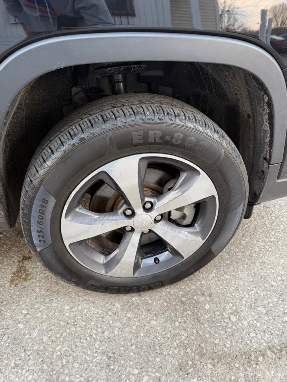 2019 Jeep Cherokee Image 10