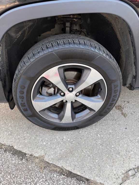 2019 Jeep Cherokee Image 12