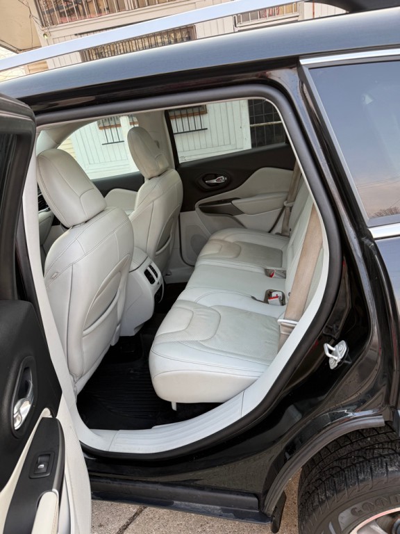 2019 Jeep Cherokee Image 18