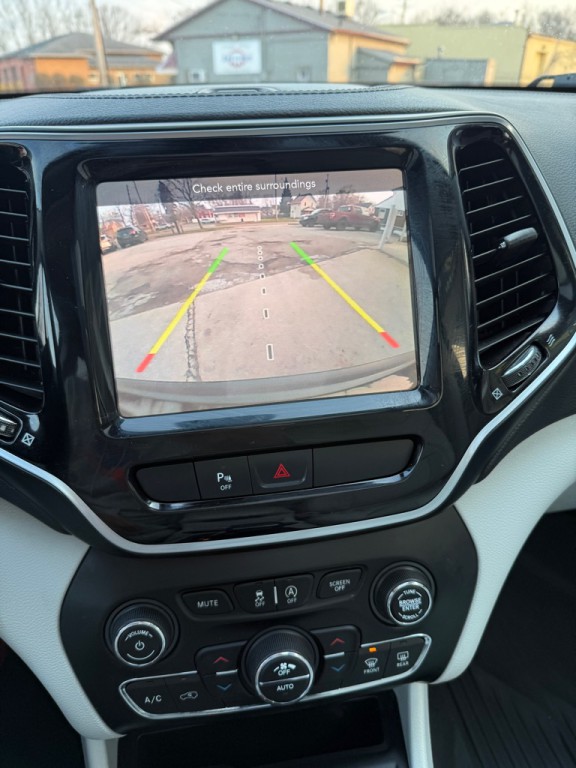 2019 Jeep Cherokee Image 24