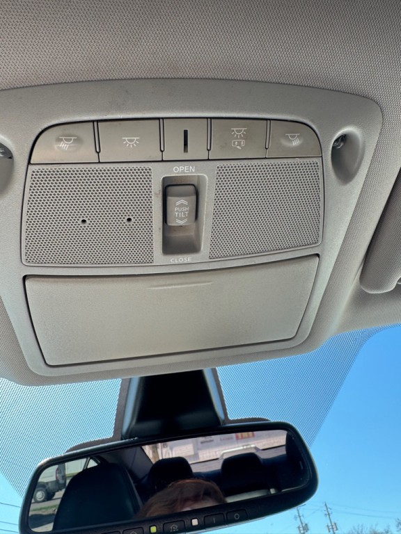 2020 Nissan Maxima Image 22