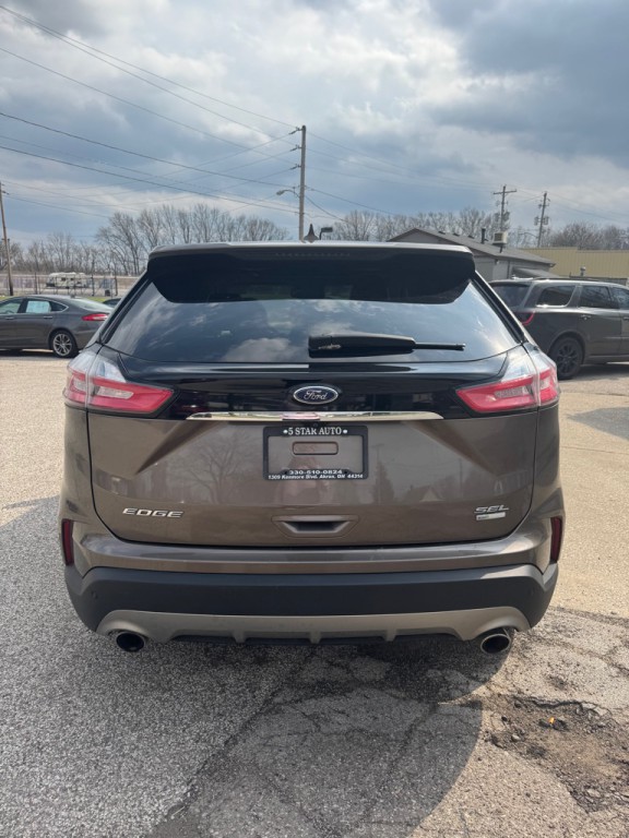 2019 Ford Edge Image 4
