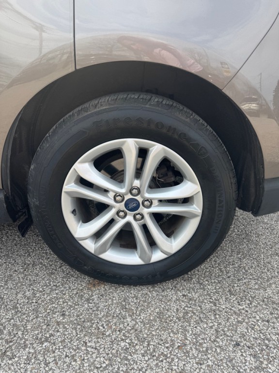 2019 Ford Edge Image 10