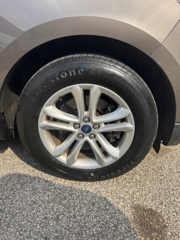 2019 Ford Edge Image 12