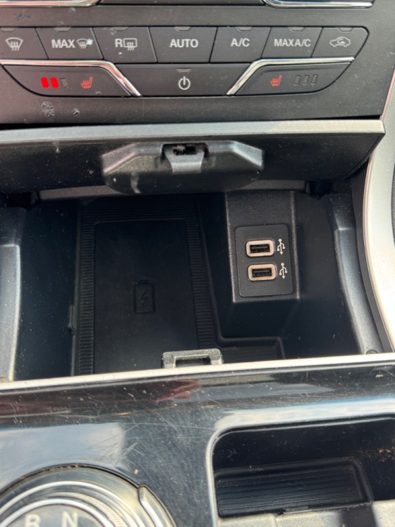 2019 Ford Edge Image 19
