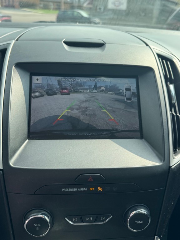 2019 Ford Edge Image 23