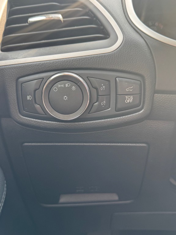 2019 Ford Edge Image 24