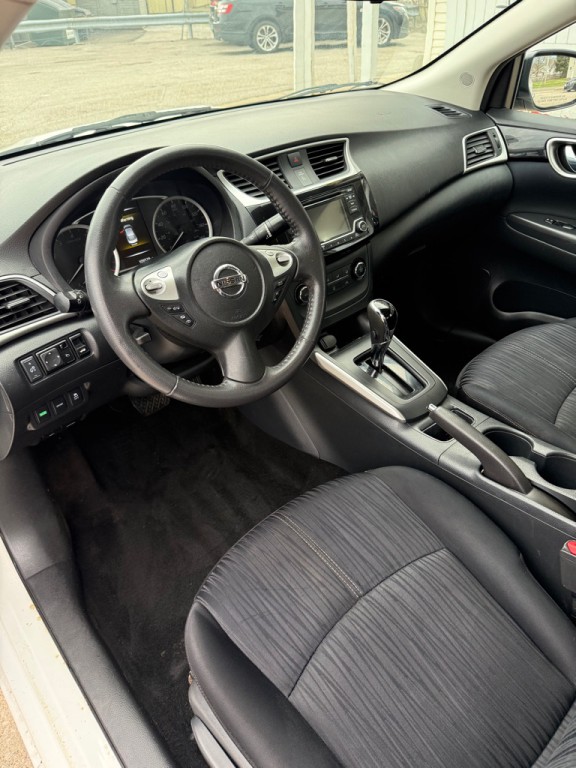 2016 Nissan Sentra Image 17