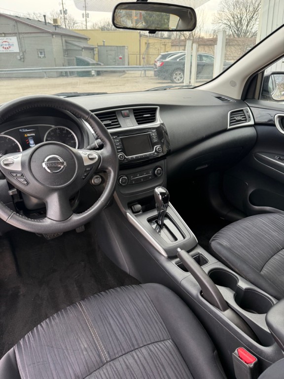 2016 Nissan Sentra Image 19
