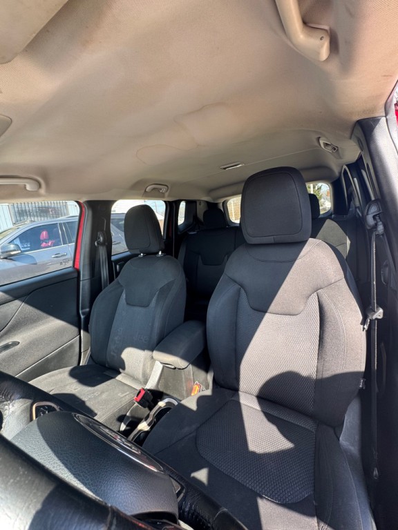 2015 Jeep Renegade Image 14