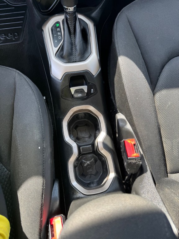 2015 Jeep Renegade Image 18
