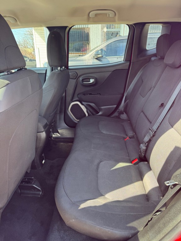 2015 Jeep Renegade Image 22
