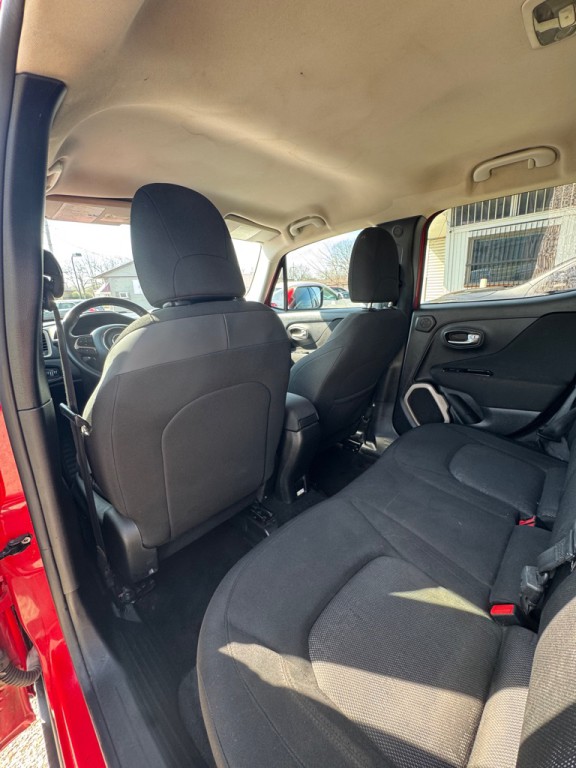 2015 Jeep Renegade Image 23