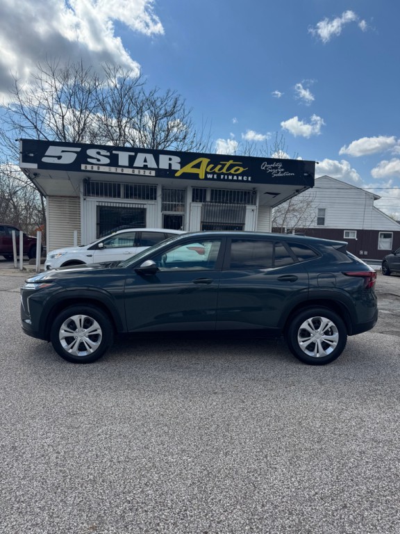 2025 Chevrolet Trax Image 2