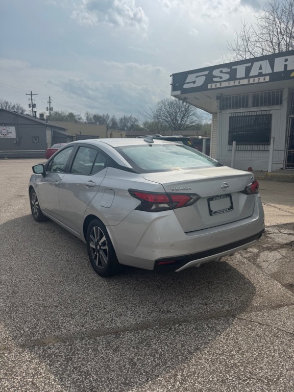 2021 Nissan Versa Image 3