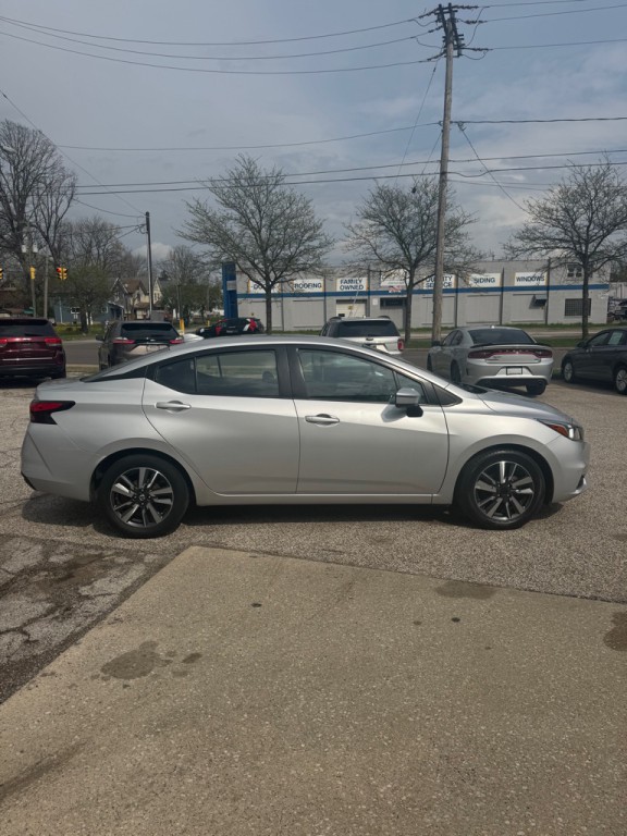 2021 Nissan Versa Image 6