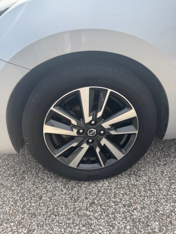 2021 Nissan Versa Image 9