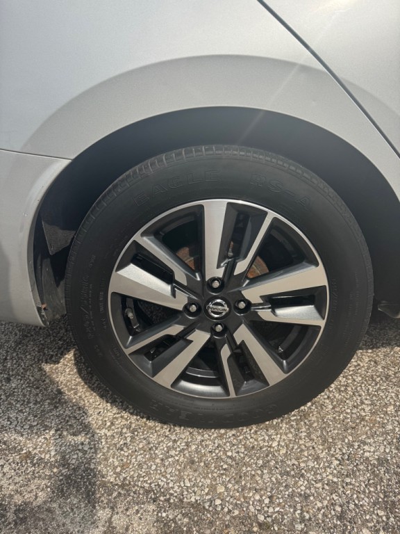2021 Nissan Versa Image 11