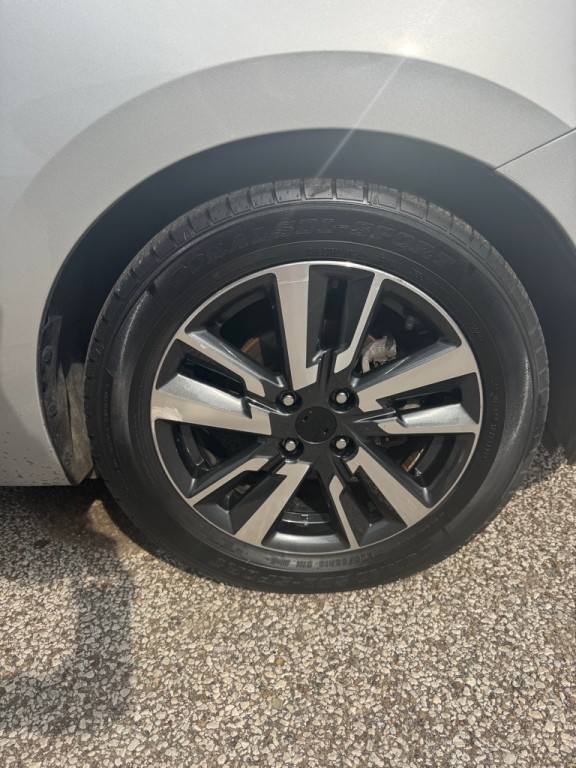 2021 Nissan Versa Image 12