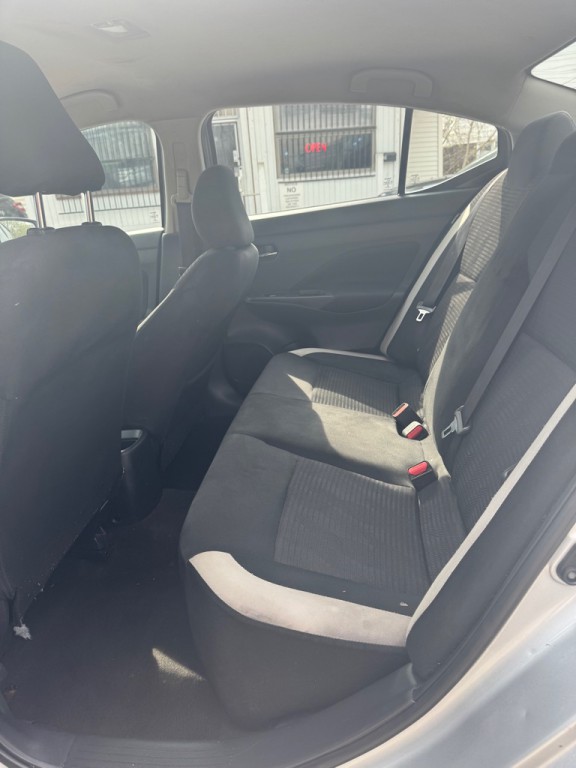 2021 Nissan Versa Image 15