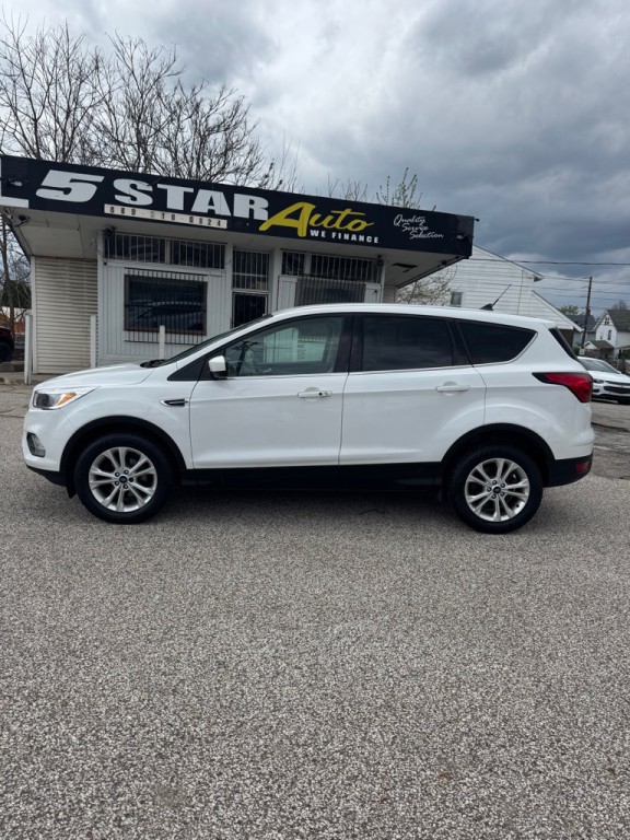 2019 Ford Escape Image 2