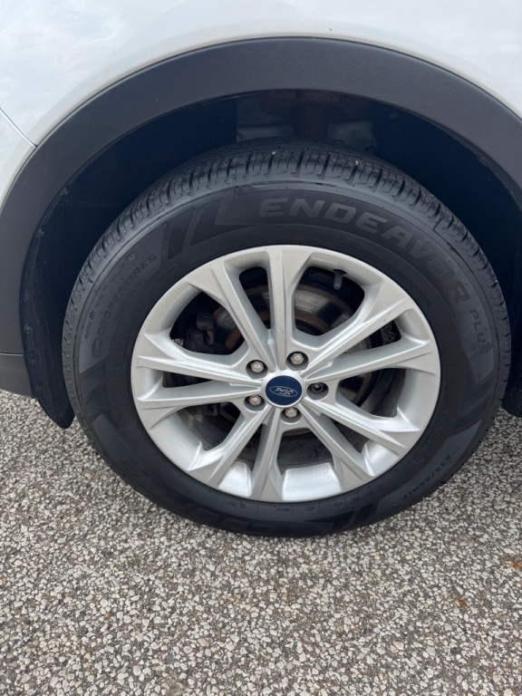 2019 Ford Escape Image 9