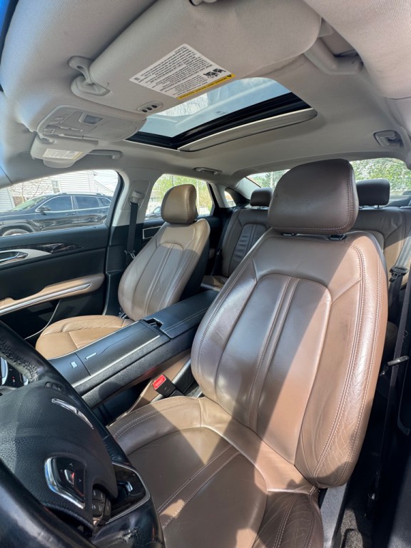 2016 Lincoln MKZ Image 10