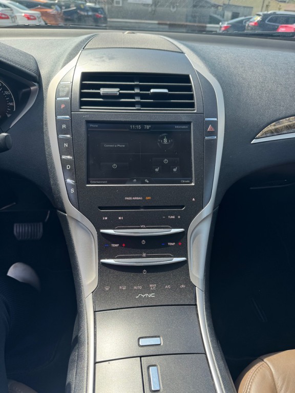 2016 Lincoln MKZ Image 13