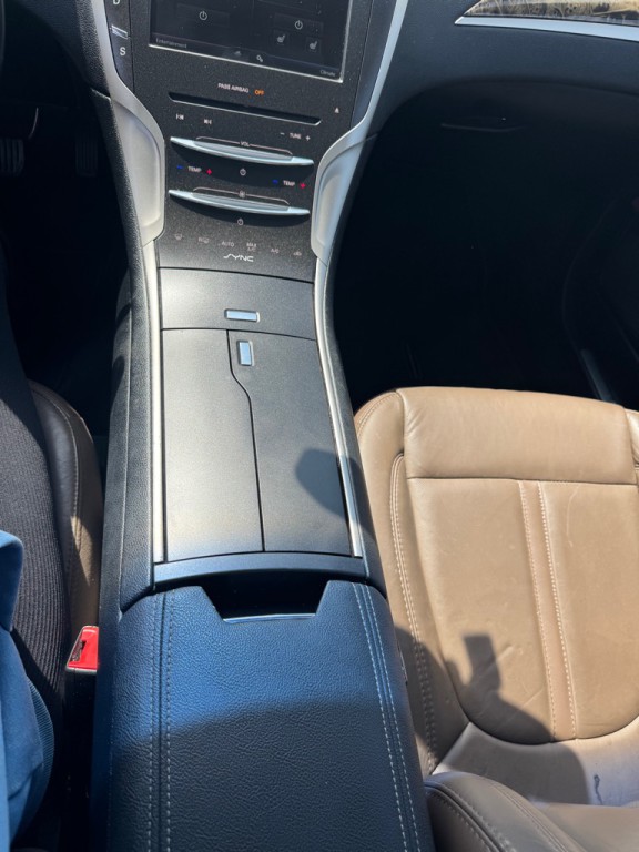 2016 Lincoln MKZ Image 14