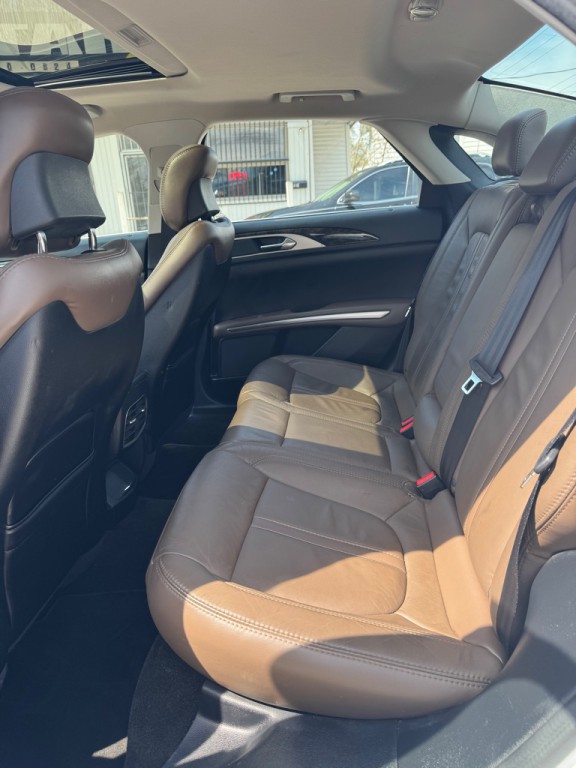2016 Lincoln MKZ Image 22